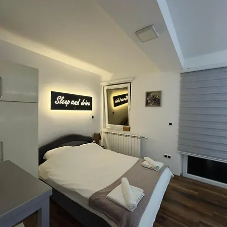 Apartamento Sleep And Drive No6 *