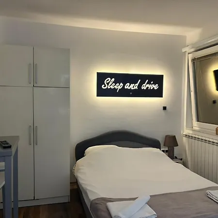 Sleep And Drive No6 Apartamento